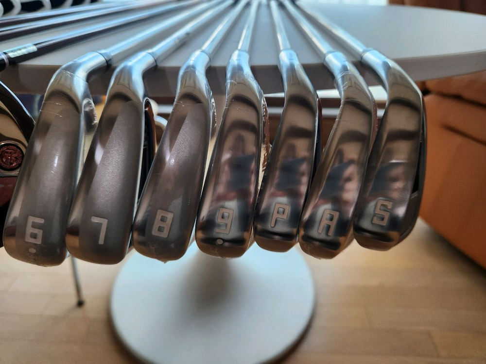 여성용 프리미엄 골프 풀세트 판매합니다 퍼터제외 (거의 새상품급)젝시오 온오프 이미지