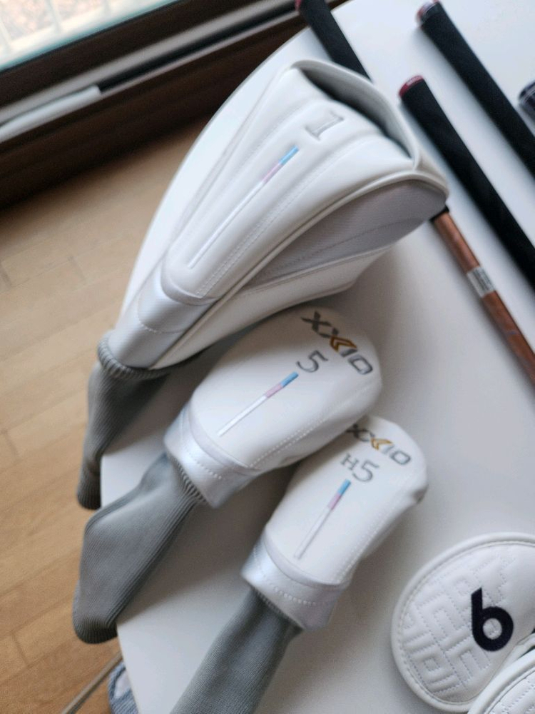 여성용 프리미엄 골프 풀세트 판매합니다 퍼터제외 (거의 새상품급)젝시오 온오프 이미지