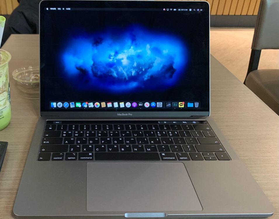 맥북프로 2018 13인치 팔아요!! 이미지