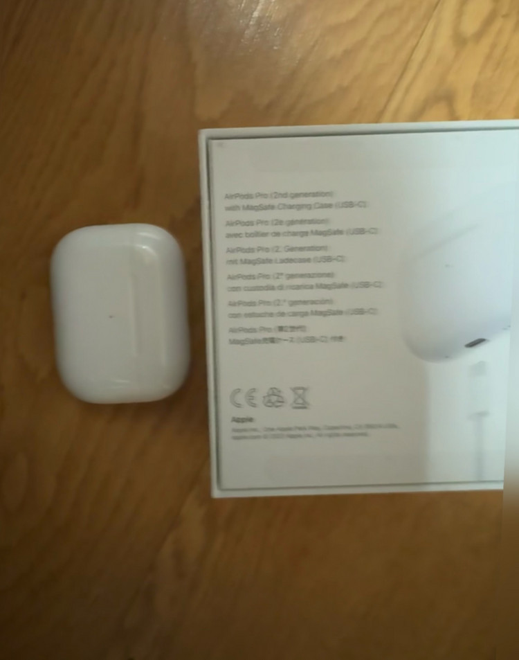 에어팟 2세대 프로 이미지