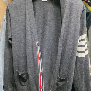 톰브라운 메리노 울 가디건 이미지