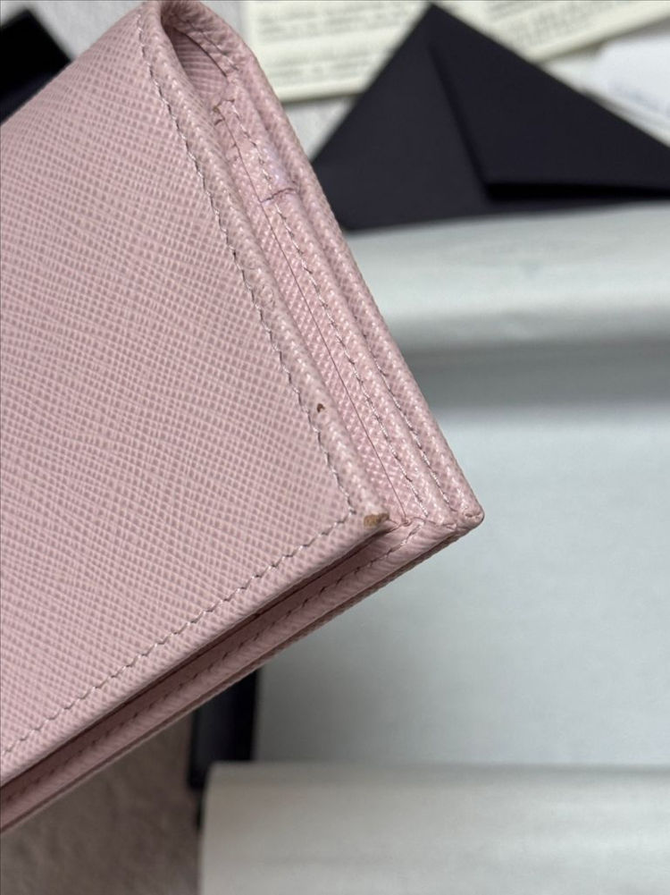 프라다 단종 사피아노 트라이앵글 반지갑 알라바스터(베이비핑크) 이미지