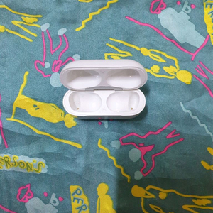 에어팟 프로 1세대 본체 이미지