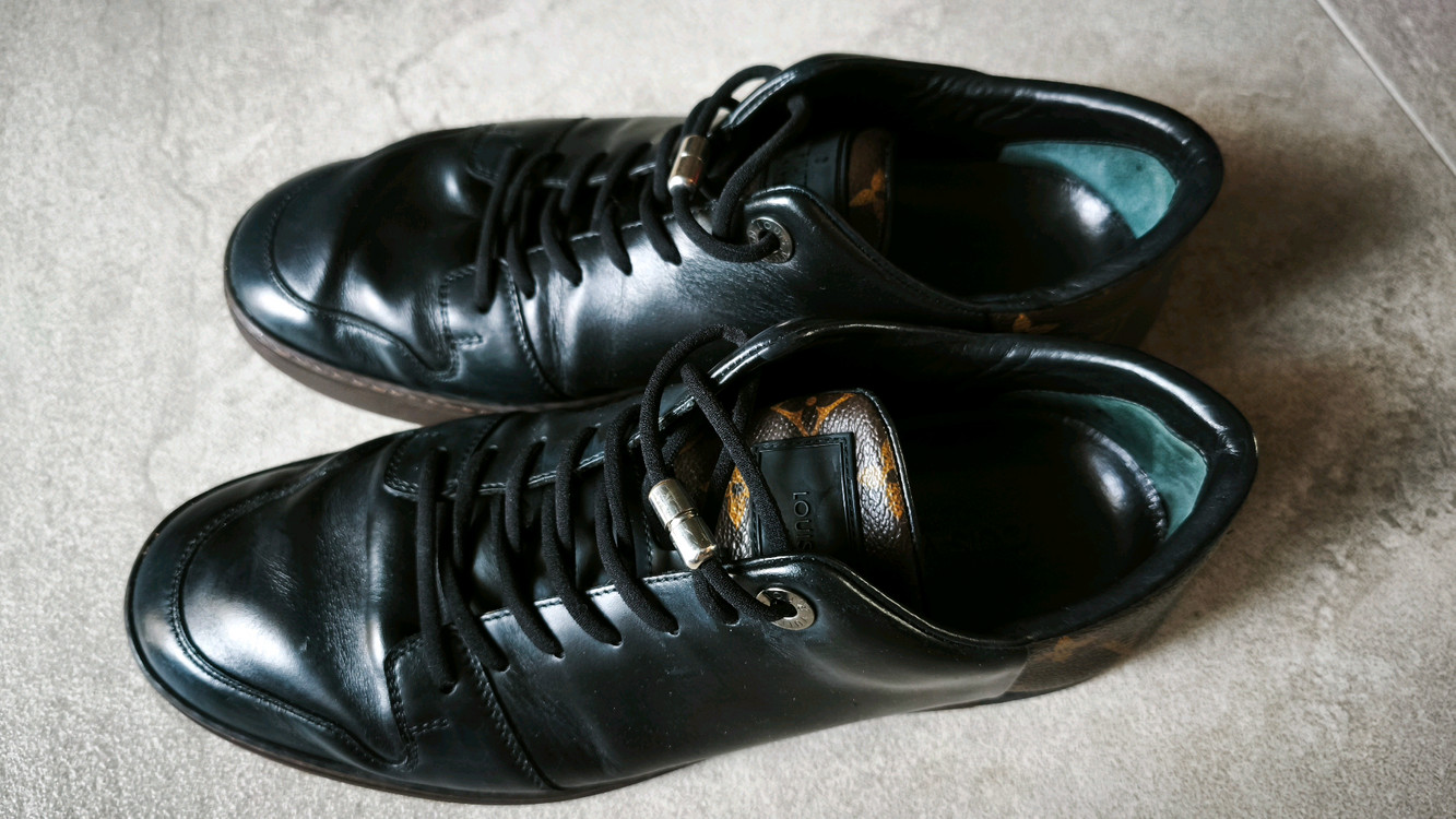 남성 가죽 스니커즈 이미지