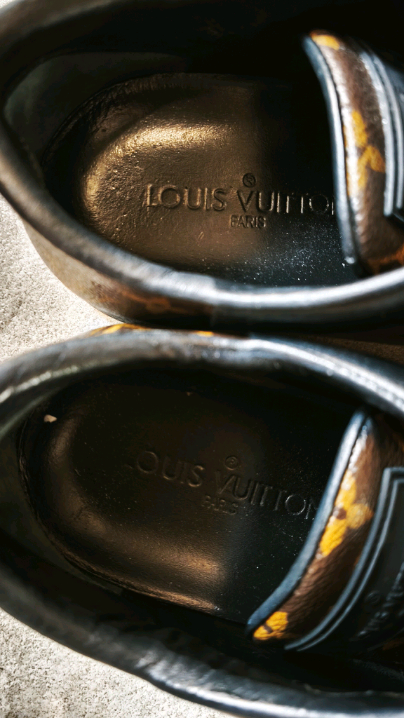 남성 가죽 스니커즈 이미지