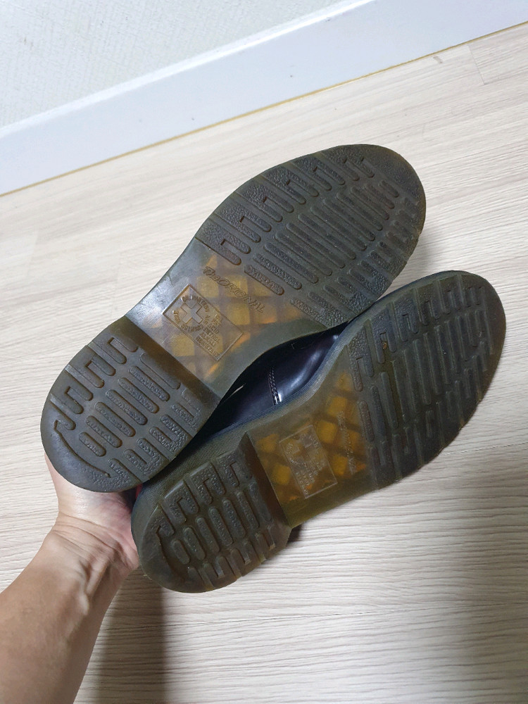 닥터마틴 아드리안 버건디 로퍼 260 이미지