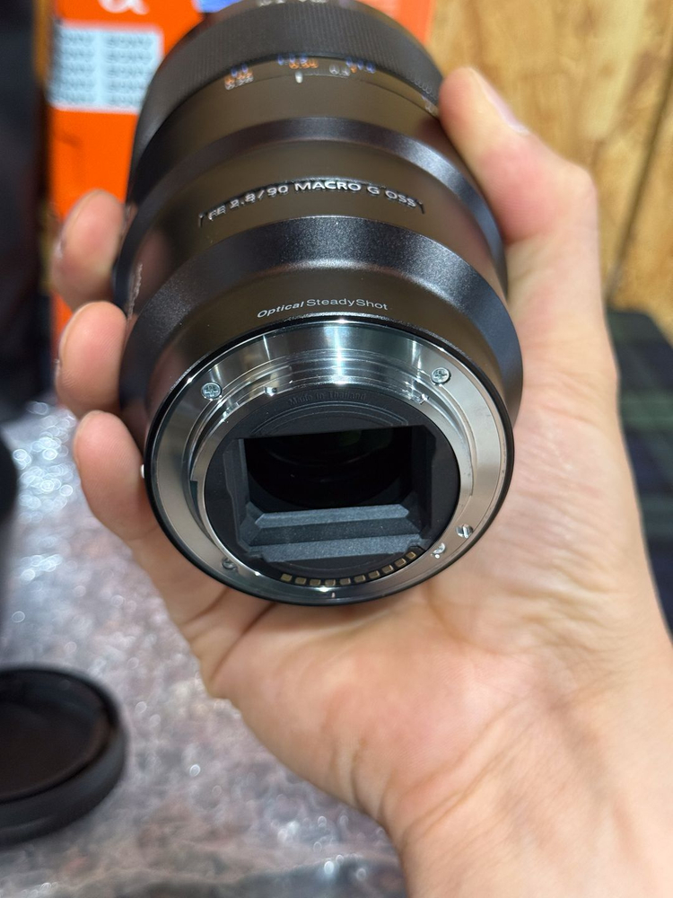 FE 90mm F2.8 G OSS 매크로 렌즈 이미지