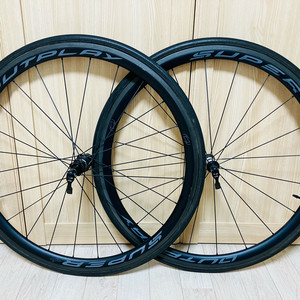 아웃플레이 슈퍼+(플러스) 풀카본 휠셋. 이미지