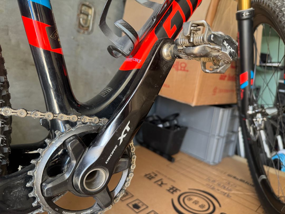 자이언트 MTB 풀카본 골드샥 XT Disc 이미지