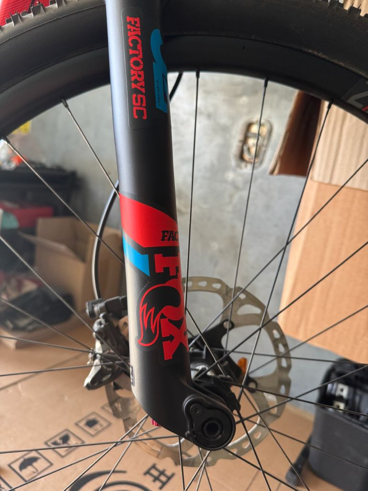 자이언트 MTB 풀카본 골드샥 XT Disc 이미지