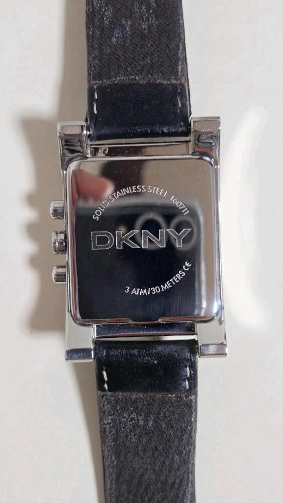 DKNY (도나카란 뉴욕)사각 실버 크로노그래프 남성 손목시계 이미지