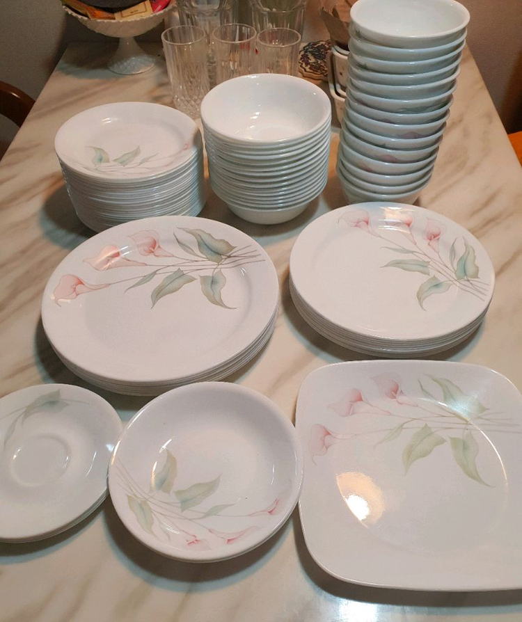 단종된 빈티지 코렐 백합 그릇 개당값 이미지