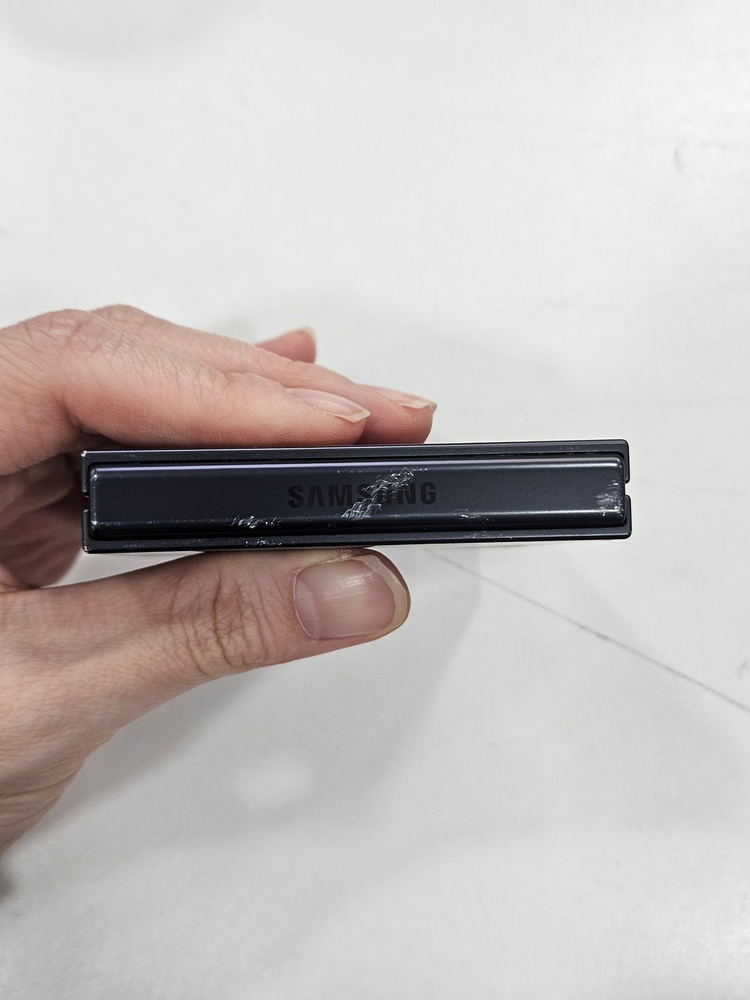 갤럭시Z플립7 256GB 블랙 이미지