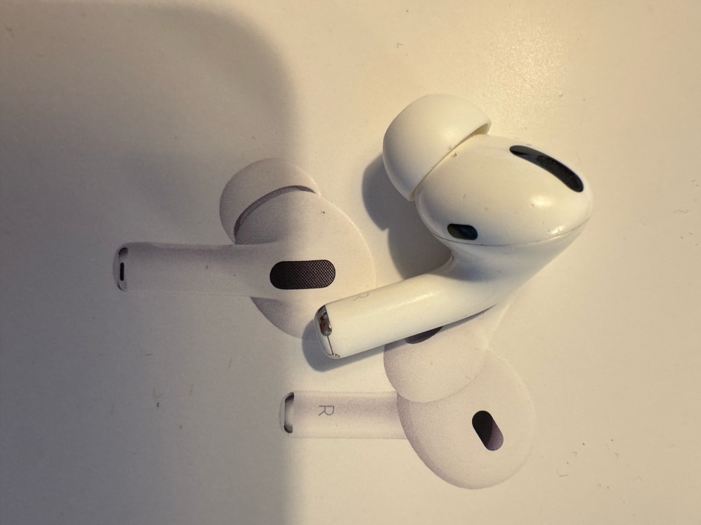 에어팟프로2 오른쪽 & 왼쪽 유닛 8핀 라이트닝 이미지