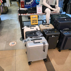 내셔널지오그래픽 18인치 기내용 캐리어 실버 이미지