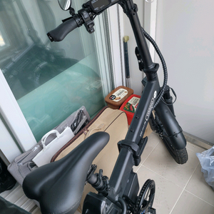 접이식 전기자전거 이미지