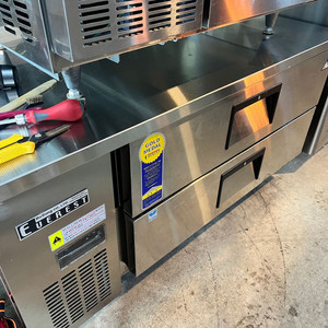 부성 에베레스트 낮은서랍식냉장고 1200 간냉식 낮은작업대테이블 업소용 중고 서랍형태 밧드 바트 이미지