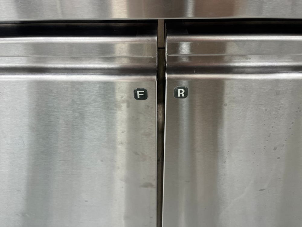 스키피오 간냉식 테이블냉장냉동고 1500 간냉식 올스텐 업소용 카페 반반 냉장고 냉동고 중고 이미지