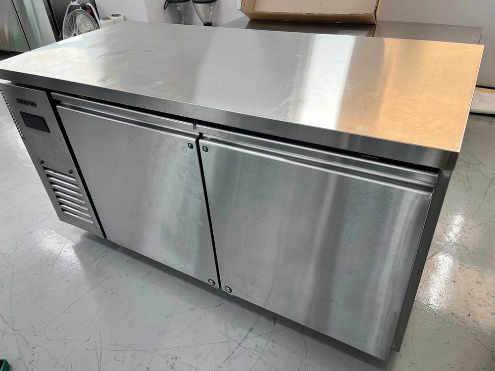 스키피오 간냉식 테이블냉장냉동고 1500 간냉식 올스텐 업소용 카페 반반 냉장고 냉동고 중고 이미지