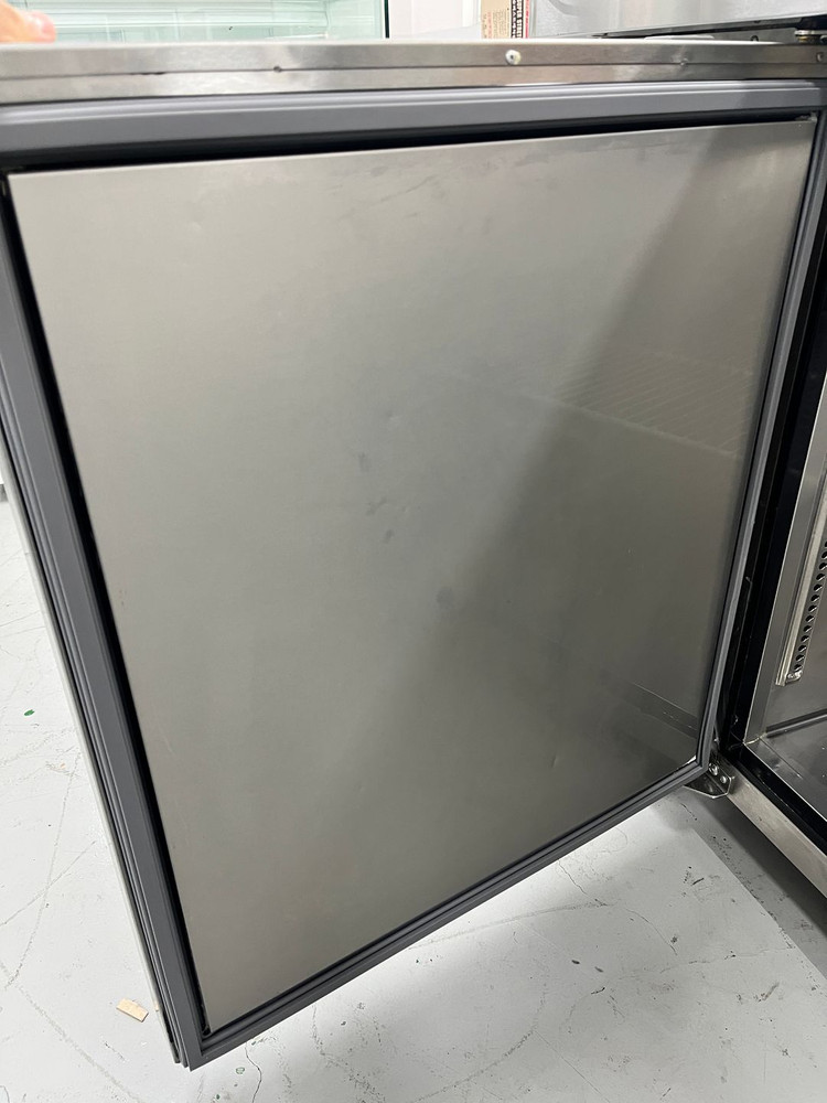 스키피오 간냉식 테이블냉장냉동고 1500 간냉식 올스텐 업소용 카페 반반 냉장고 냉동고 중고 이미지