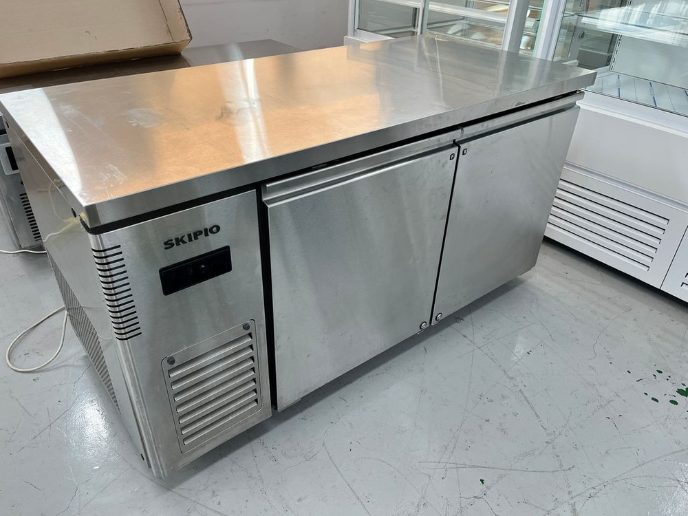 스키피오 간냉식 테이블냉장냉동고 1500 간냉식 올스텐 업소용 카페 반반 냉장고 냉동고 중고 이미지