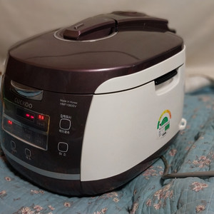 쿠쿠 10인용 IH압력밥솥 CRP-HMF1060SV 이미지