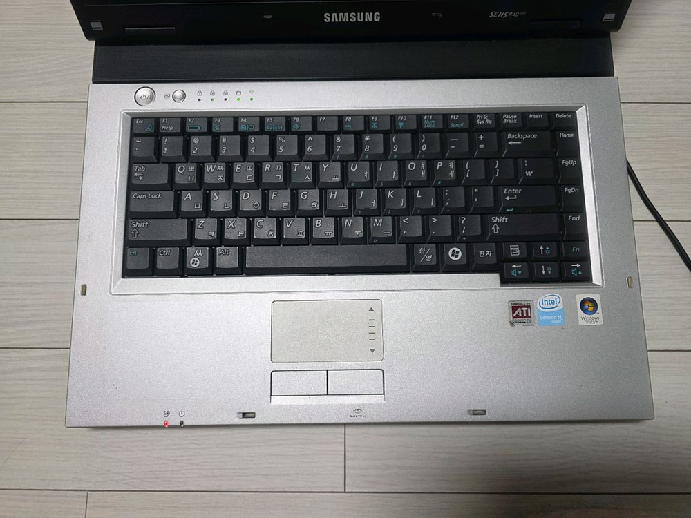 삼성 SENS R40 PLUS 오래된 노트북 이미지