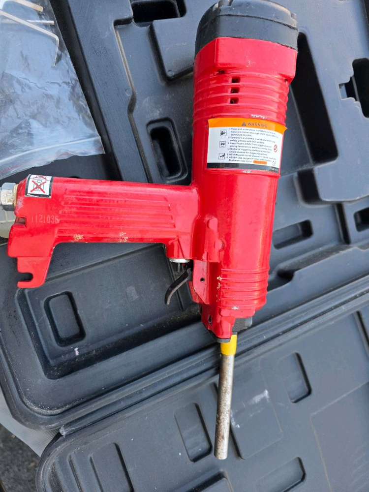 단열재 화스너 타정기 이미지