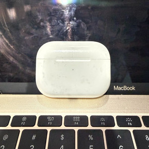 에어팟 프로 1세대 이미지