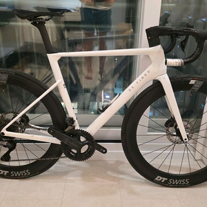 [입문 최고] 리파인드8 옥타 울테그라 12단 di2 (M 사이즈) 화이트 풀카본 로드 자전거 이미지