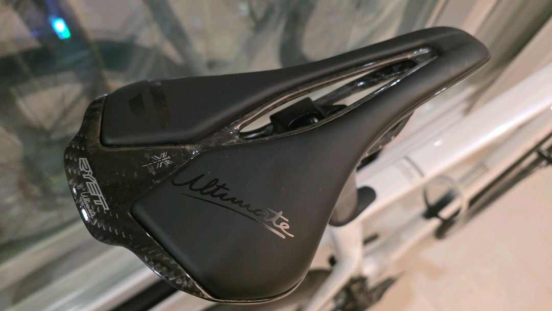 [입문 최고] 리파인드8 옥타 울테그라 12단 di2 (M 사이즈) 화이트 풀카본 로드 자전거 이미지