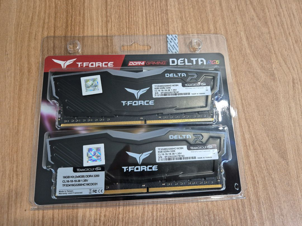미개봉 새제품 팀그룹 DDR4 3200 16GB(8GBx2) RGB 튜닝램 이미지