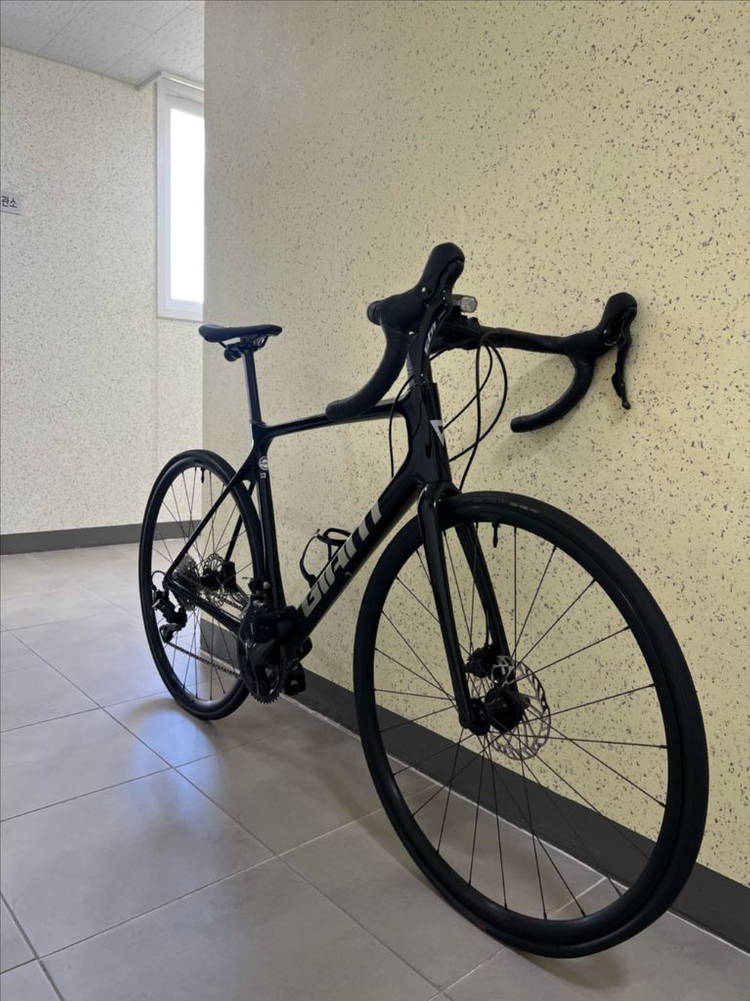 자이언트 TCR 어드밴스 2 KOM 디스크 로드 자전거 이미지