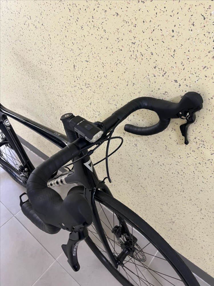 자이언트 TCR 어드밴스 2 KOM 디스크 로드 자전거 이미지