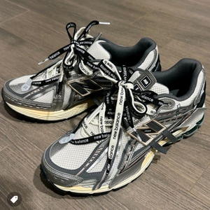 뉴발란스 레터링 운동화 끈 (검정색+흰색) 이미지