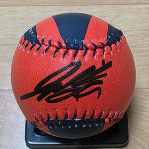 류현진 한화 40th 레거시 기념구 친필 싸인볼 이미지