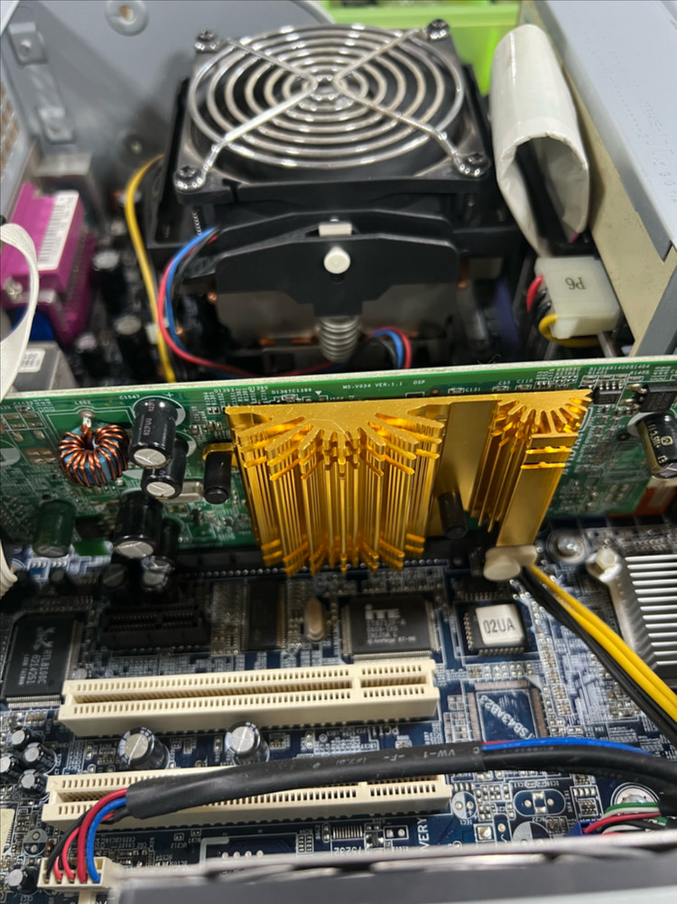 삼성 오래된 추억의 윈도우XP 컴퓨터 본체 데스크탑 pc 이미지