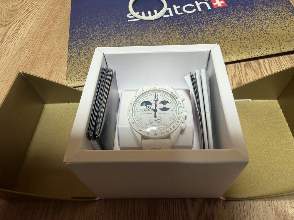 문스와치 문샤인골드 겨울 한정판 이미지