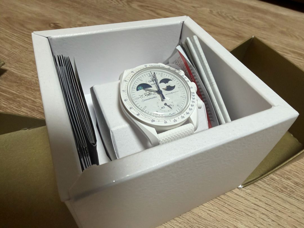 문스와치 문샤인골드 겨울 한정판 이미지