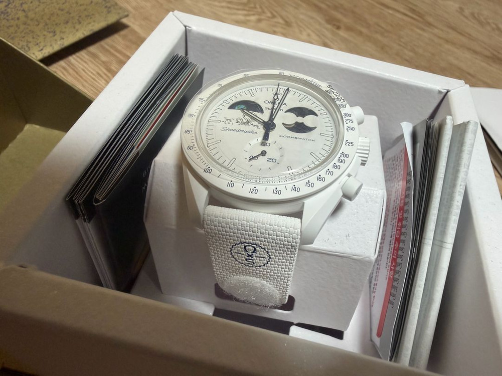 문스와치 문샤인골드 겨울 한정판 이미지