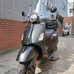 베스파 GTS300 슈퍼스포츠 23년식 27,@@@km 완전 무사고 ! 이미지