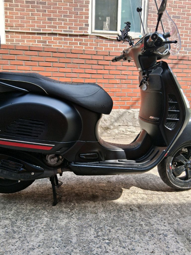 베스파 GTS300 슈퍼스포츠 23년식 27,@@@km 완전 무사고 ! 이미지
