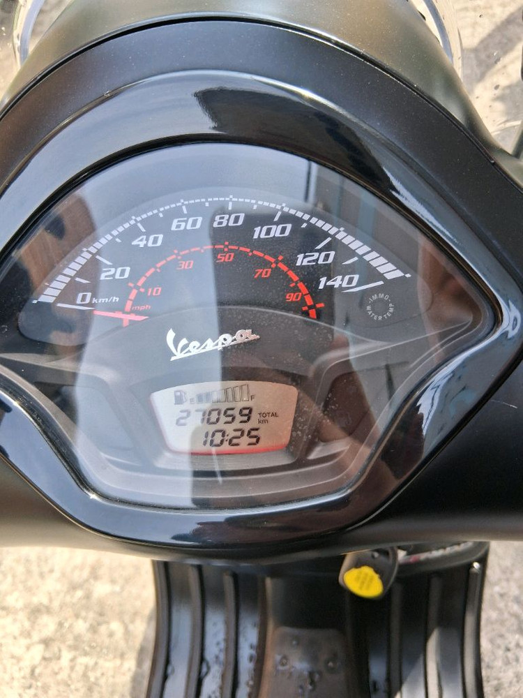 베스파 GTS300 슈퍼스포츠 23년식 27,@@@km 완전 무사고 ! 이미지