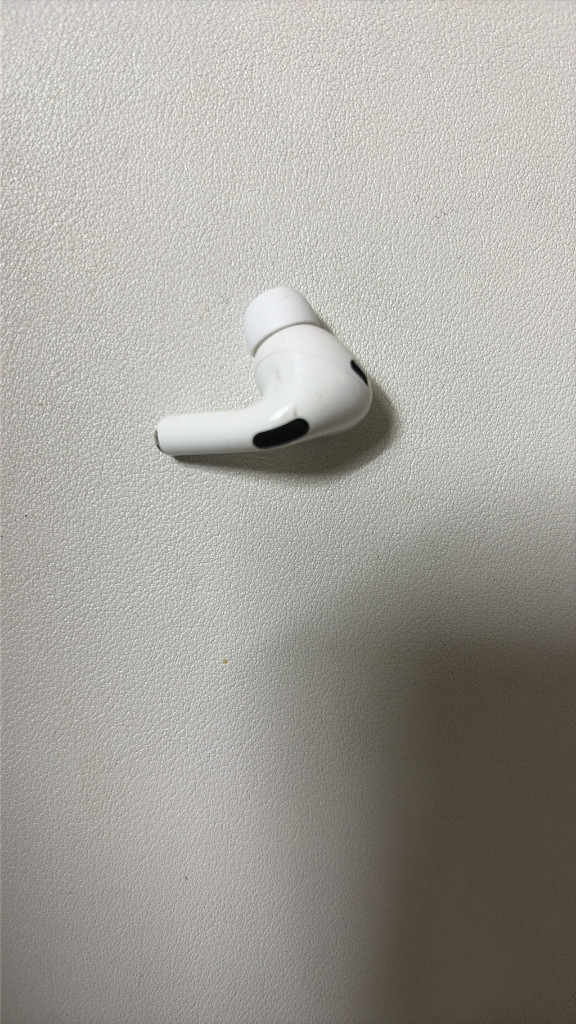 에어팟 프로2 라이트닝 팝니다 (오른쪽 작동x) 이미지