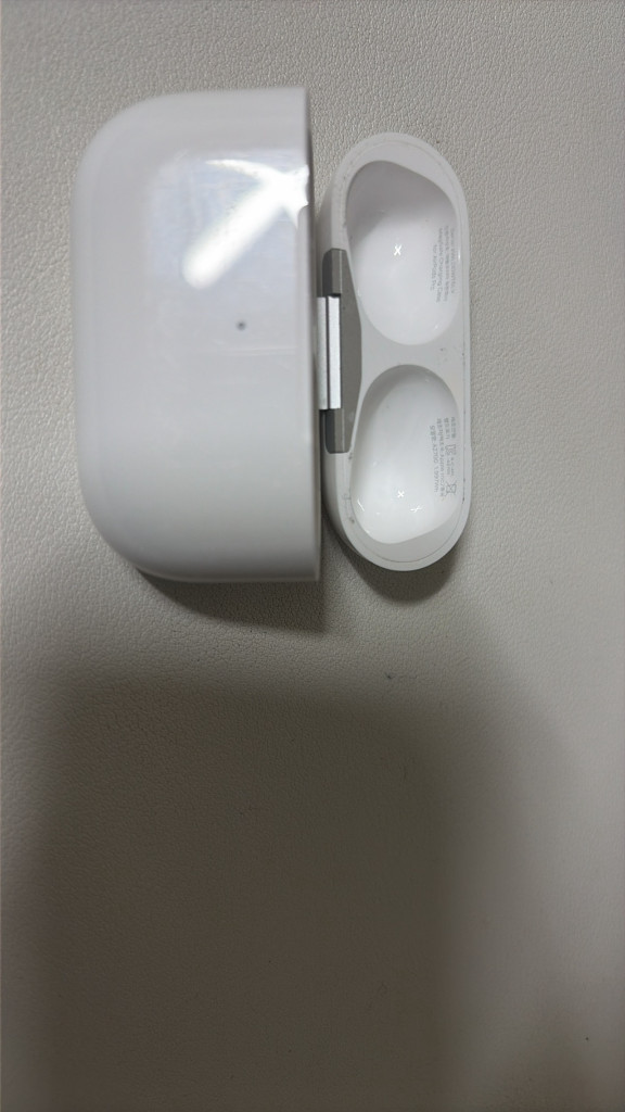 에어팟 프로2 라이트닝 팝니다 (오른쪽 작동x) 이미지