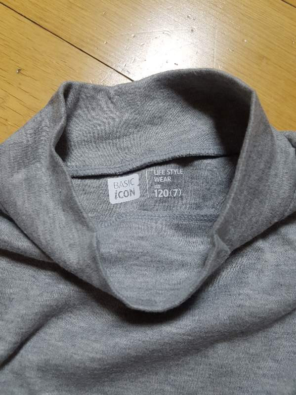 티셔츠 120사이즈 두장 다해서 5천원 이미지