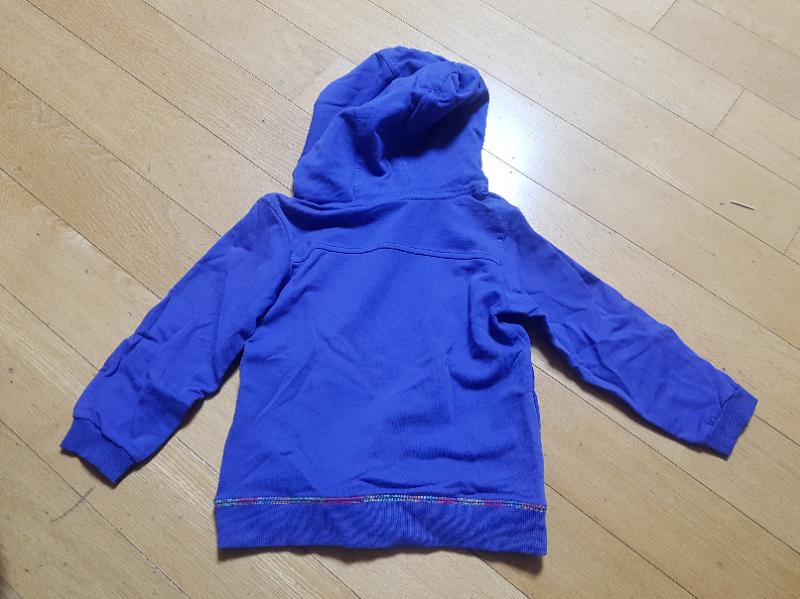 티셔츠 120사이즈 두장 다해서 5천원 이미지