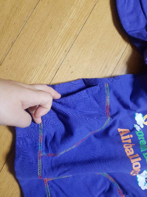 티셔츠 120사이즈 두장 다해서 5천원 이미지