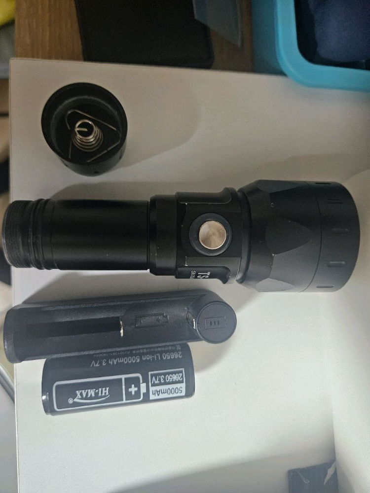 트라이온 TS4 수중랜턴 다이빙 이미지