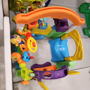 아기 발달놀이 장난감리틀타익스 뉴 액티비티가든 장난감아기를 위한 리틀타익스 액티비티 가든 장난감입니다. 다양한 감각 이미지